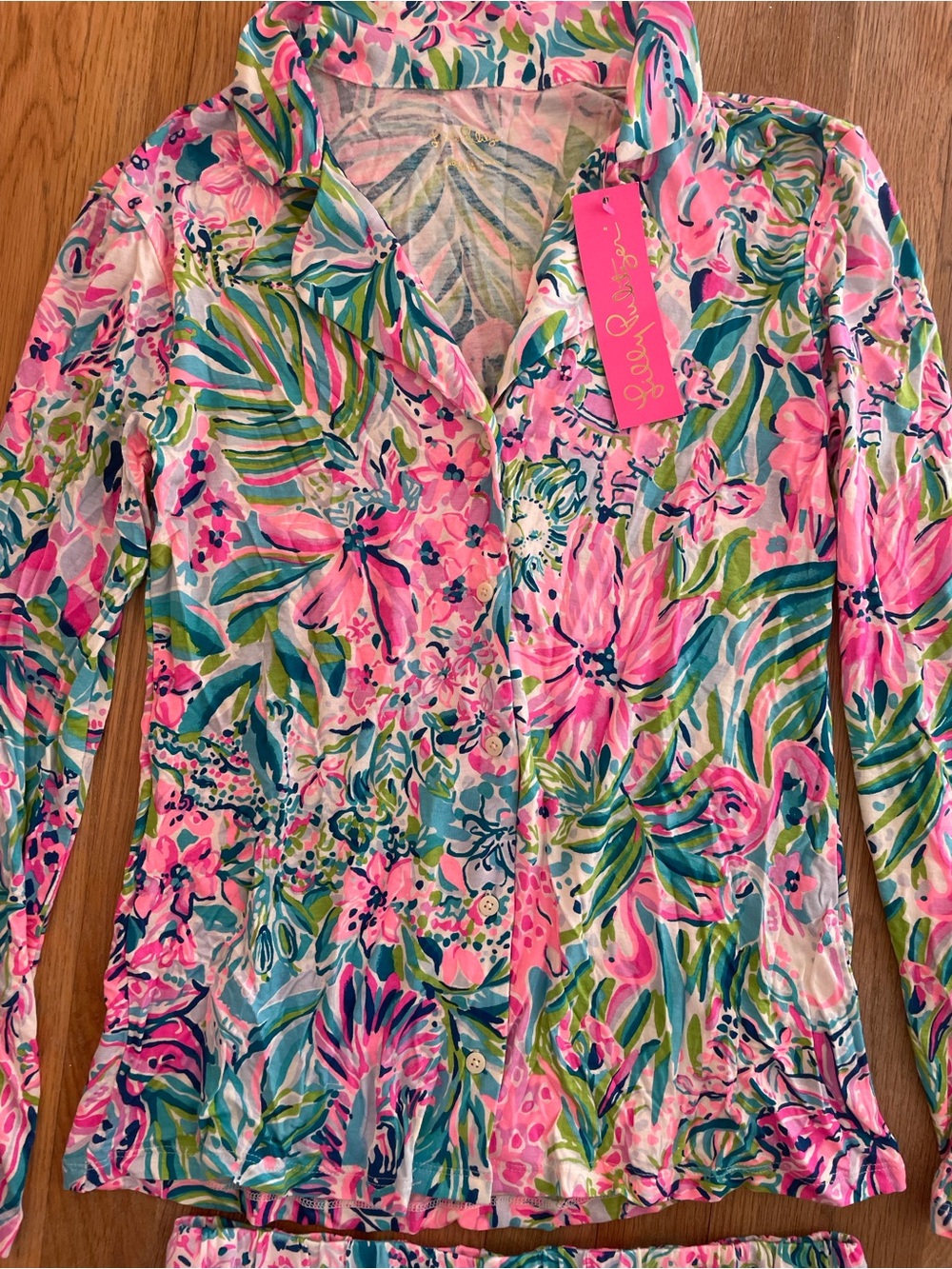 Lilly Pulitzer Long Sleeve & shorts Pajama Set - Picture 2 of 3